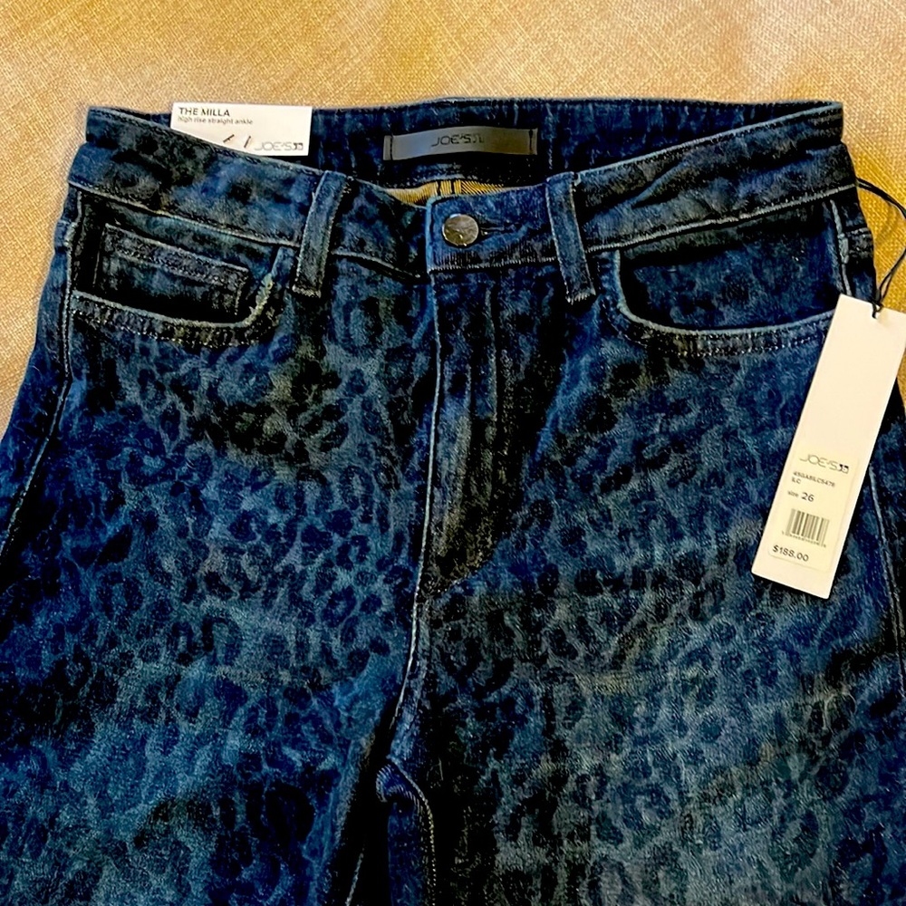 A brand new , stretch jean .